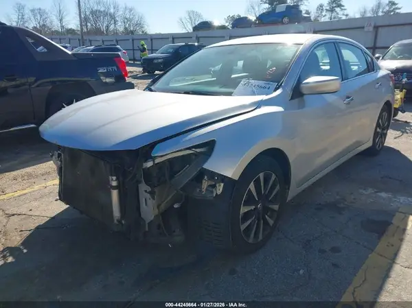 1N4AL3AP0JC263684 2018 NISSAN ALTIMA - Image 2