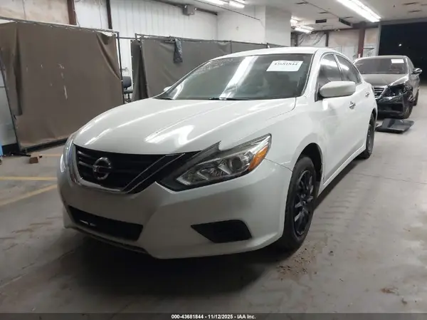 1N4AL3AP0JC264639 2018 NISSAN ALTIMA - Image 2