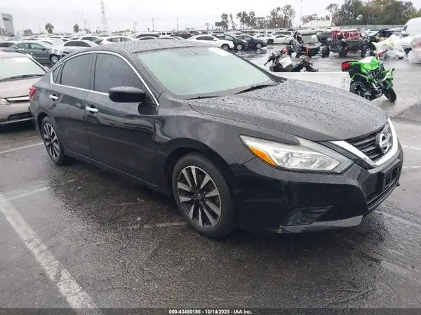1N4AL3AP0JC267895 2018 NISSAN ALTIMA - Image 1