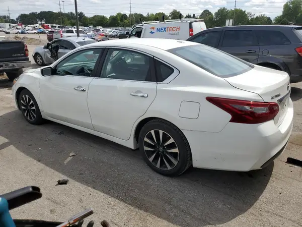 1N4AL3AP0JC268237 2018 NISSAN ALTIMA - Image 2