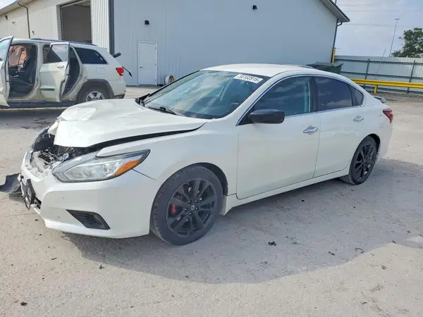 1N4AL3AP0JC269565 2018 NISSAN ALTIMA - Image 1
