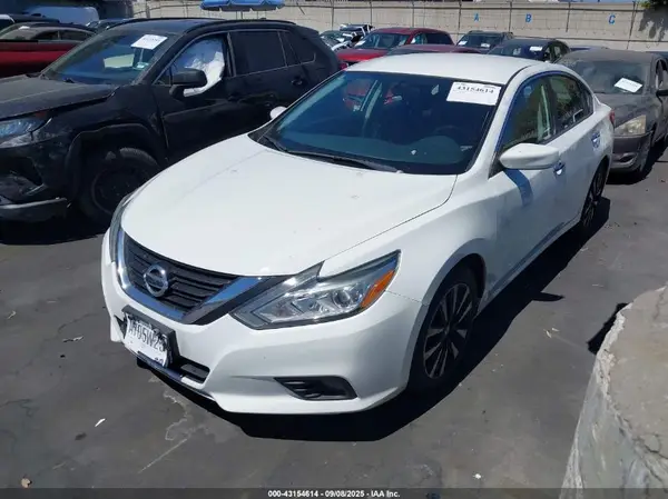 1N4AL3AP0JC269582 2018 NISSAN ALTIMA - Image 2