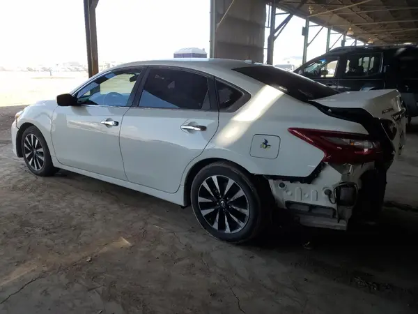 1N4AL3AP0JC269730 2018 NISSAN ALTIMA - Image 2