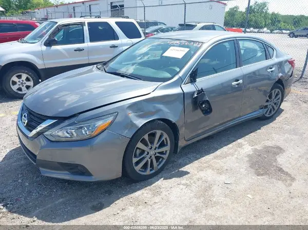 1N4AL3AP0JC270568 2018 NISSAN ALTIMA - Image 2