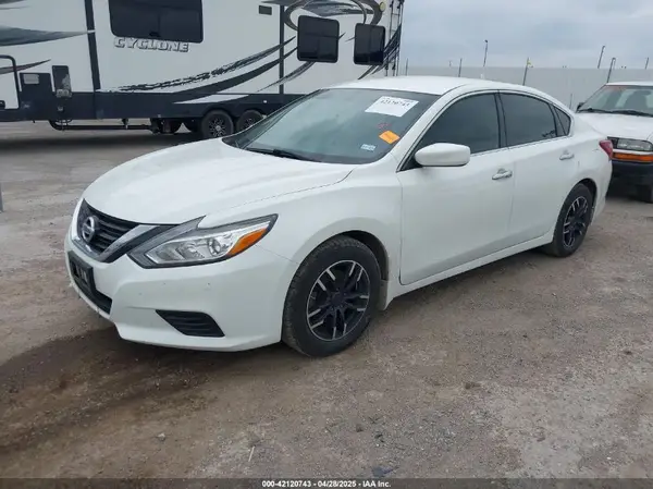 1N4AL3AP0JC273048 2018 NISSAN ALTIMA - Image 2