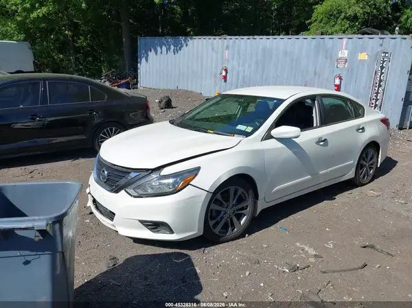 1N4AL3AP0JC276256 2018 NISSAN ALTIMA - Image 2
