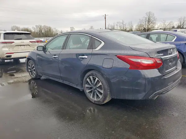 1N4AL3AP0JC277035 2018 NISSAN ALTIMA - Image 2
