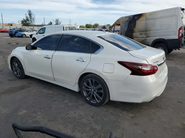 1N4AL3AP0JC281523 2018 NISSAN ALTIMA - Image 2