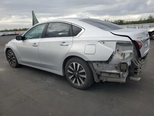 1N4AL3AP0JC282901 2018 NISSAN ALTIMA - Image 2