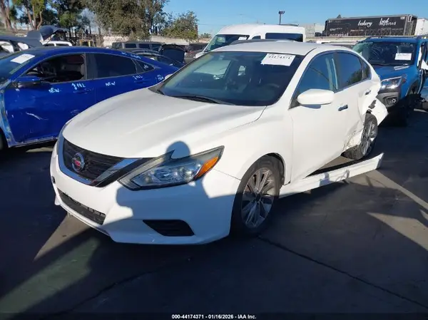 1N4AL3AP0JC283417 2018 NISSAN ALTIMA - Image 2