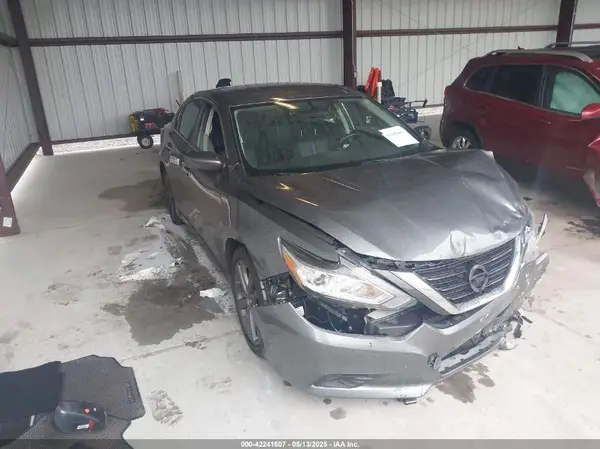 1N4AL3AP0JC284373 2018 NISSAN ALTIMA - Image 1