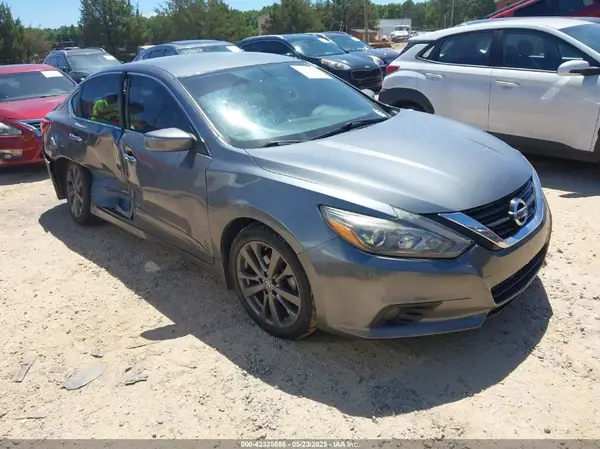 1N4AL3AP0JC285877 2018 NISSAN ALTIMA - Image 1