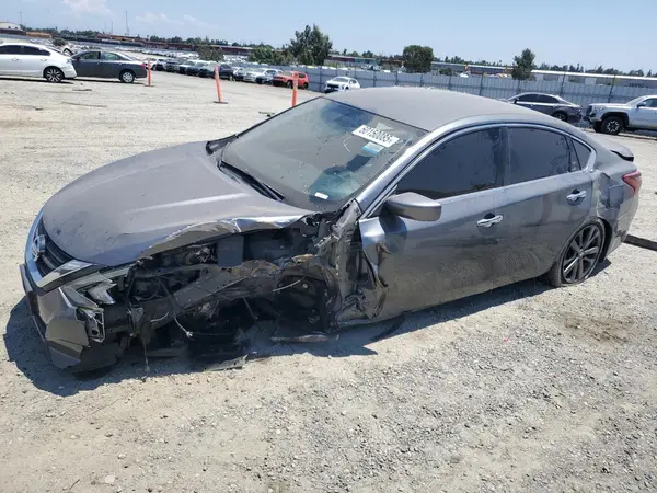 1N4AL3AP0JC293655 2018 NISSAN ALTIMA - Image 1