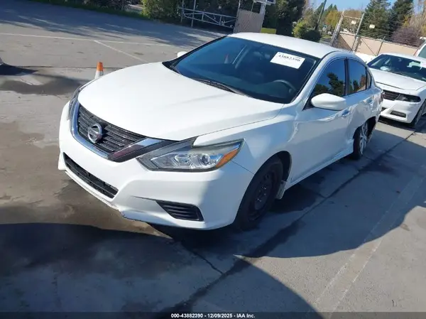 1N4AL3AP0JC294367 2018 NISSAN ALTIMA - Image 2