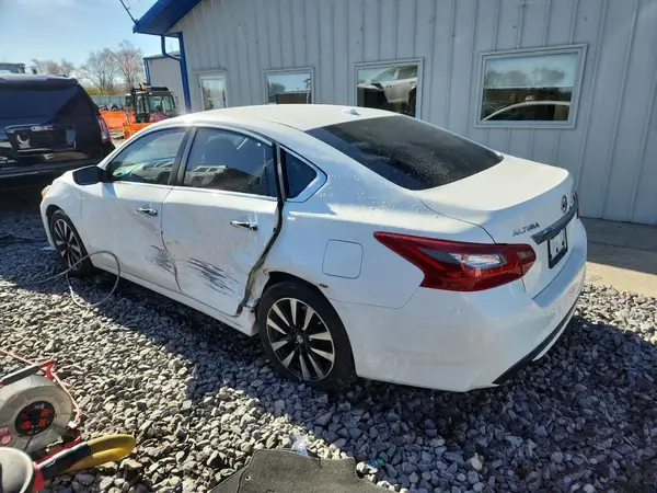 1N4AL3AP0JC296717 2018 NISSAN ALTIMA - Image 2