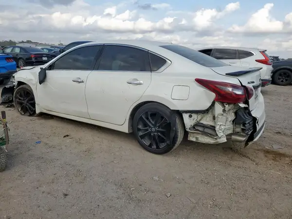 1N4AL3AP0JC472942 2018 NISSAN ALTIMA - Image 2