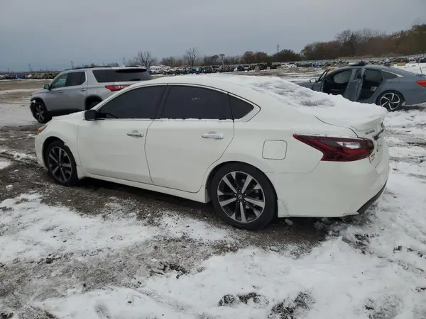 1N4AL3AP0JC474710 2018 NISSAN ALTIMA - Image 2