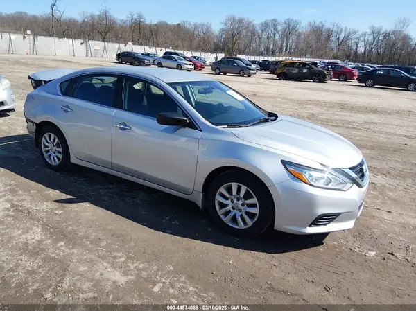 1N4AL3AP0JC477073 2018 NISSAN ALTIMA - Image 1
