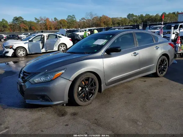 1N4AL3AP0JC478949 2018 NISSAN ALTIMA - Image 2