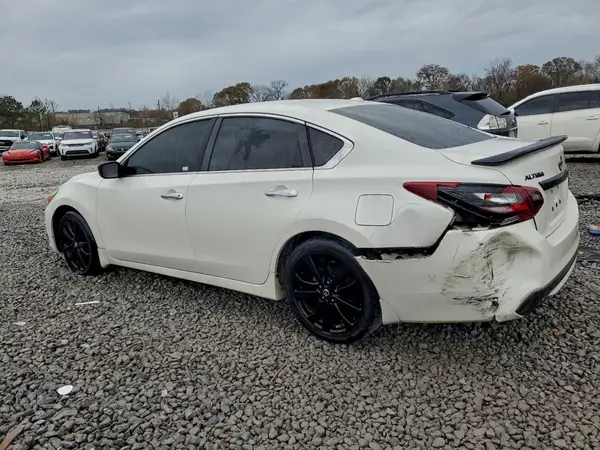 1N4AL3AP0JC480068 2018 NISSAN ALTIMA - Image 2