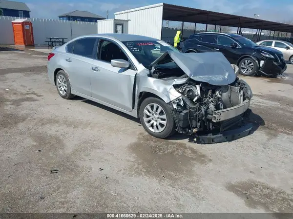 1N4AL3AP1GC112197 2016 NISSAN ALTIMA - Image 1