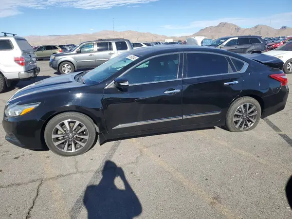 1N4AL3AP1GC123670 2016 NISSAN ALTIMA - Image 1