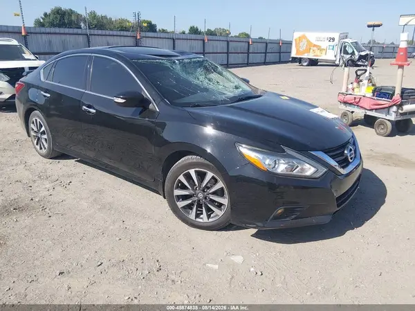 1N4AL3AP1GC129579 2016 NISSAN ALTIMA - Image 1