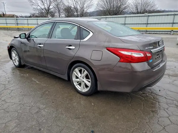 1N4AL3AP1GC131705 2016 NISSAN ALTIMA - Image 2