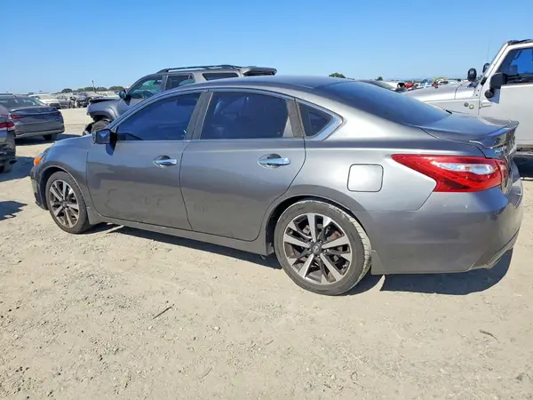 1N4AL3AP1GC135673 2016 NISSAN ALTIMA - Image 2