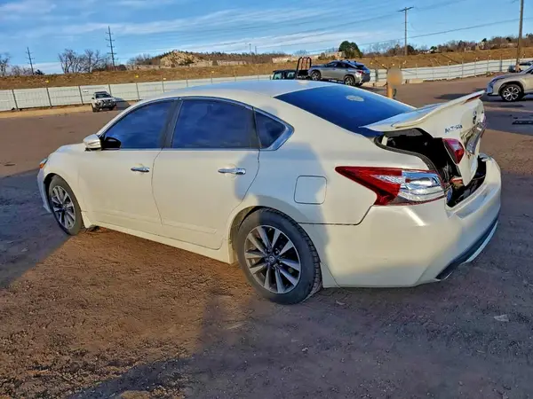1N4AL3AP1GC141876 2016 NISSAN ALTIMA - Image 2