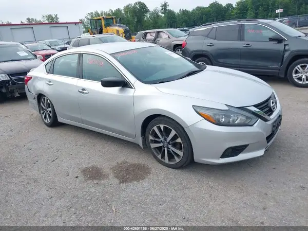 1N4AL3AP1GC176529 2016 NISSAN ALTIMA - Image 1