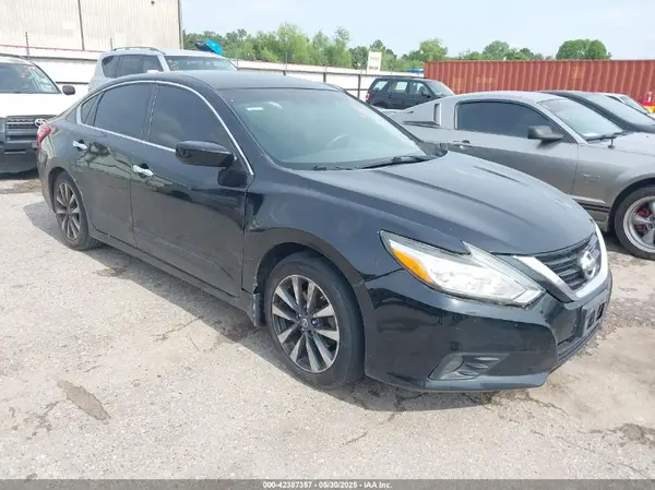 1N4AL3AP1GC196781 2016 NISSAN ALTIMA - Image 1