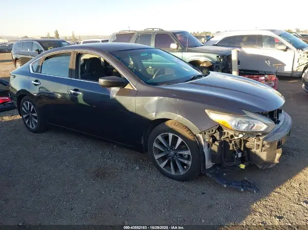 1N4AL3AP1GC199731 2016 NISSAN ALTIMA - Image 1