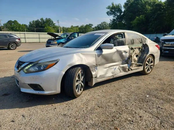 1N4AL3AP1GC207245 2016 NISSAN ALTIMA - Image 1