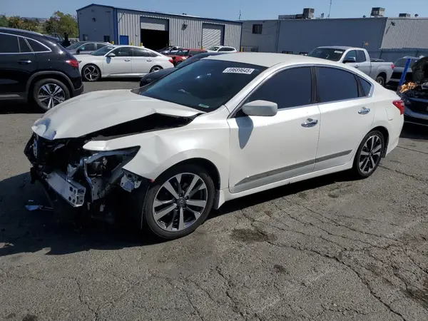 1N4AL3AP1GC208377 2016 NISSAN ALTIMA - Image 1