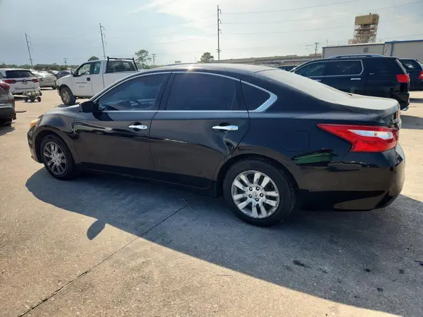 1N4AL3AP1GC216818 2016 NISSAN ALTIMA - Image 2