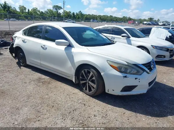 1N4AL3AP1GC220562 2016 NISSAN ALTIMA - Image 1