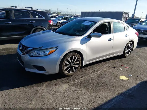 1N4AL3AP1GC256493 2016 NISSAN ALTIMA - Image 2