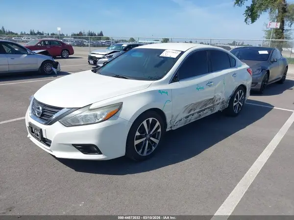1N4AL3AP1GC273813 2016 NISSAN ALTIMA - Image 2