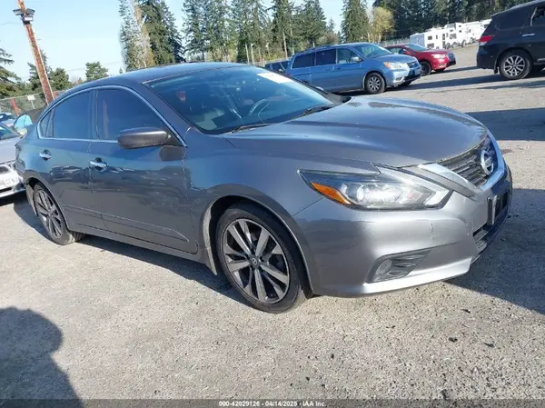 1N4AL3AP1GC276758 2016 NISSAN ALTIMA - Image 1