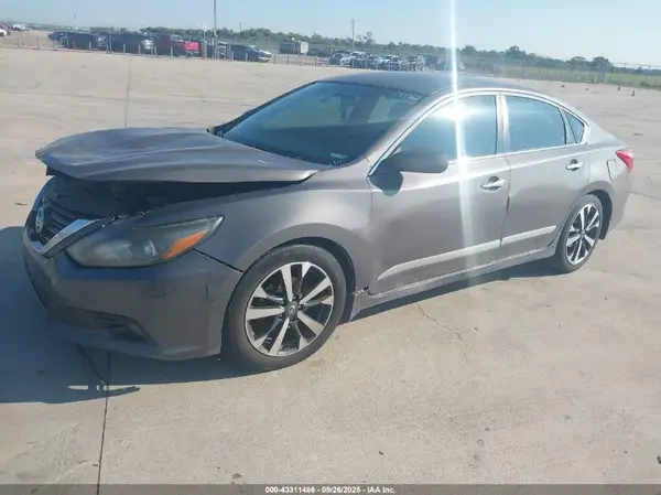 1N4AL3AP1GC283192 2016 NISSAN ALTIMA - Image 2