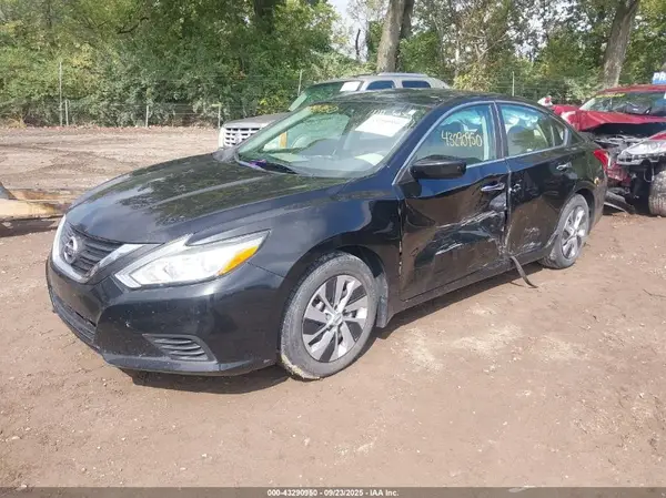 1N4AL3AP1GN318379 2016 NISSAN ALTIMA - Image 2