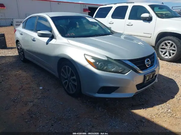 1N4AL3AP1GN321458 2016 NISSAN ALTIMA - Image 1