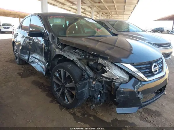 1N4AL3AP1GN332489 2016 NISSAN ALTIMA - Image 1