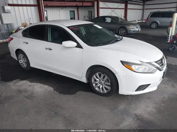 1N4AL3AP1GN352113 2016 NISSAN ALTIMA - Image 1