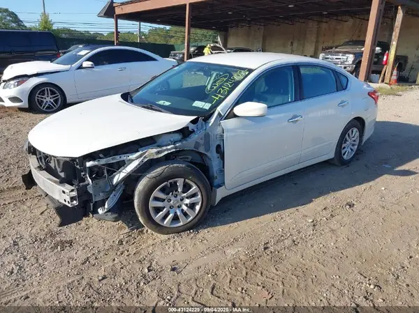 1N4AL3AP1GN378128 2016 NISSAN ALTIMA - Image 2