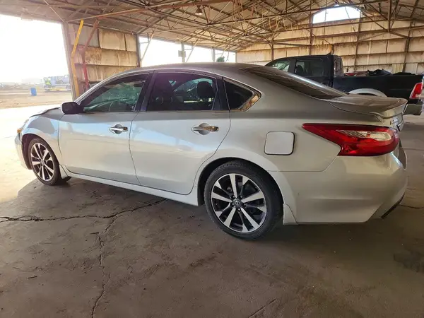 1N4AL3AP1GN386701 2016 NISSAN ALTIMA - Image 2