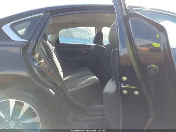 1N4AL3AP1HC110032 2017 NISSAN ALTIMA - Image 8