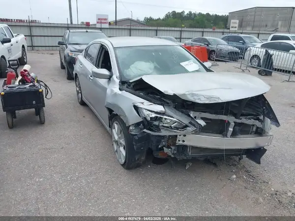1N4AL3AP1HC111519 2017 NISSAN ALTIMA - Image 1
