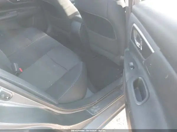 1N4AL3AP1HC111732 2017 NISSAN ALTIMA - Image 8